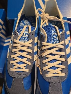 adidas Blue, Cream & White Retro Runner Sneakers